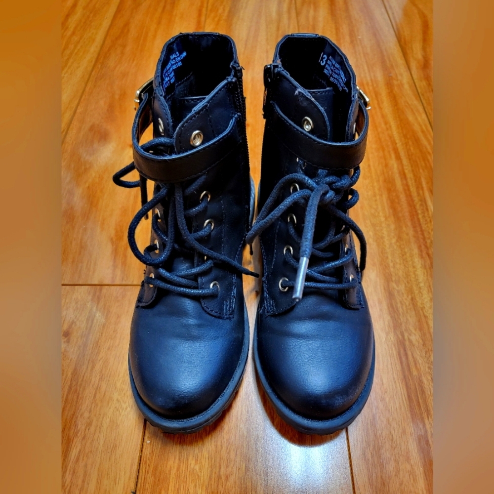 Girls boots